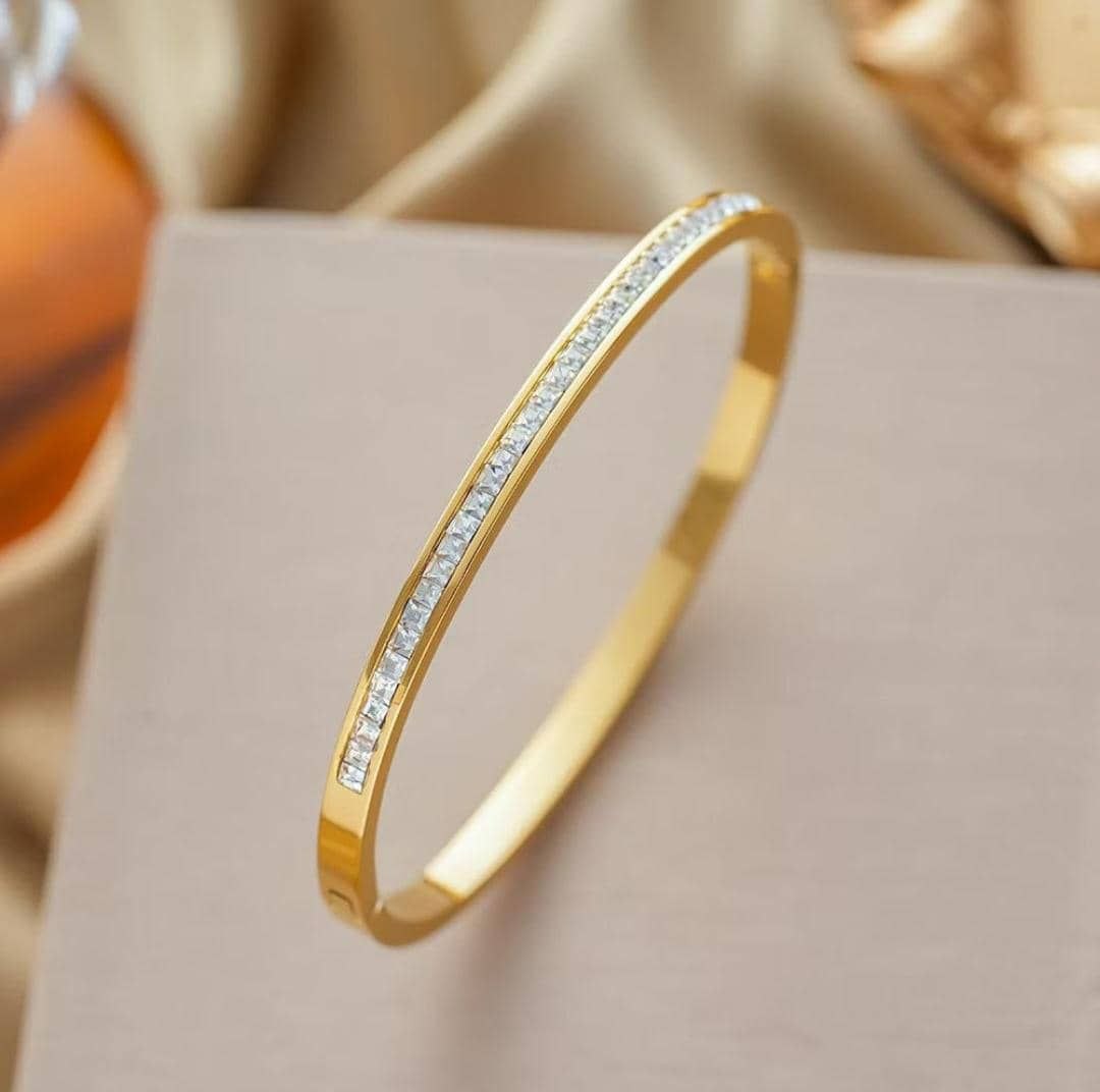 Callie Bangle
