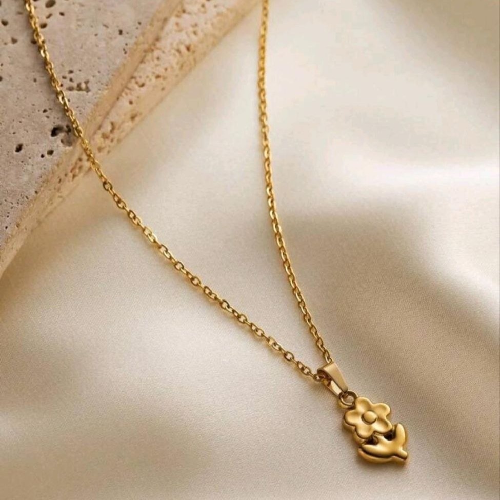 Aviana Necklace